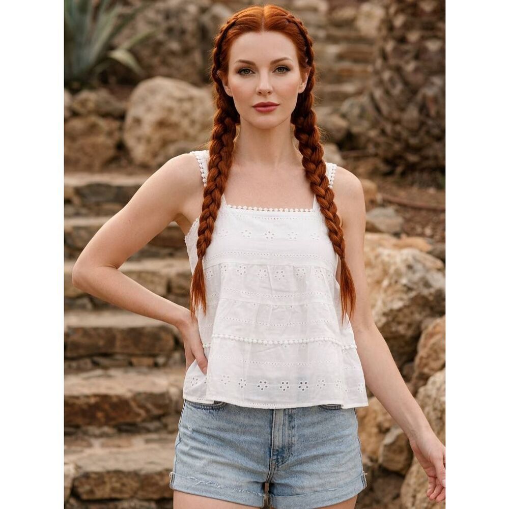 🔹️NWT Andree White Embroider Eyelet Pom Pom Neck Sleeveless Top Medium